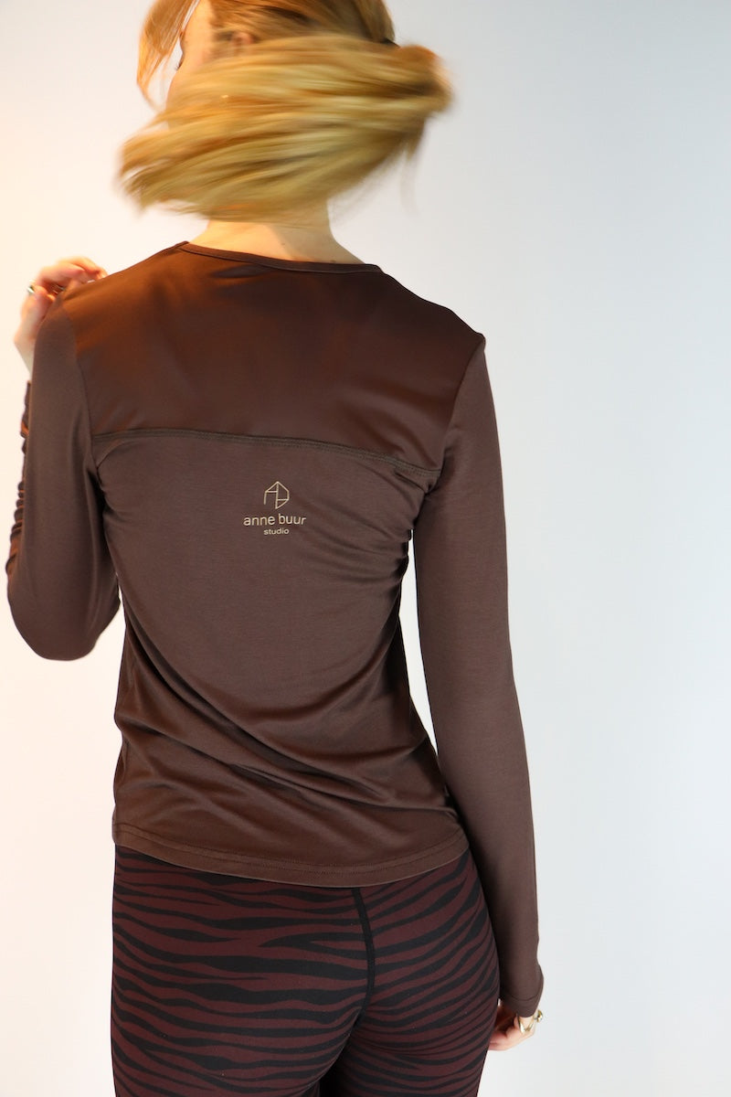 
                  
                    Surrender Long Sleeved - Brown
                  
                